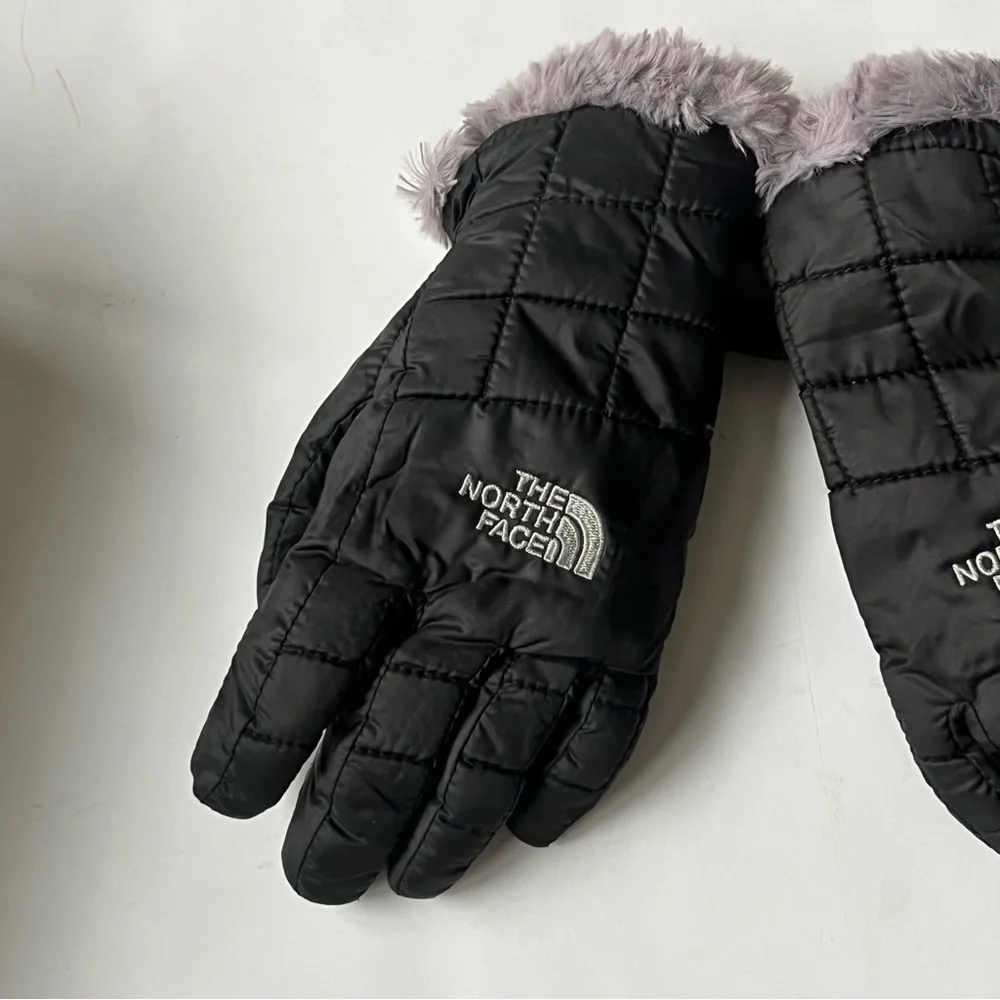 The North Face Mossbud Swirl Fleece Gloves Black Girl's Small Quilted Gorpcore